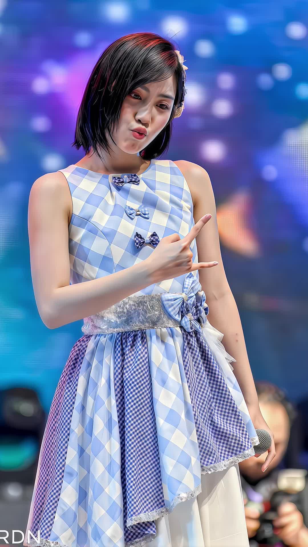 @akaza