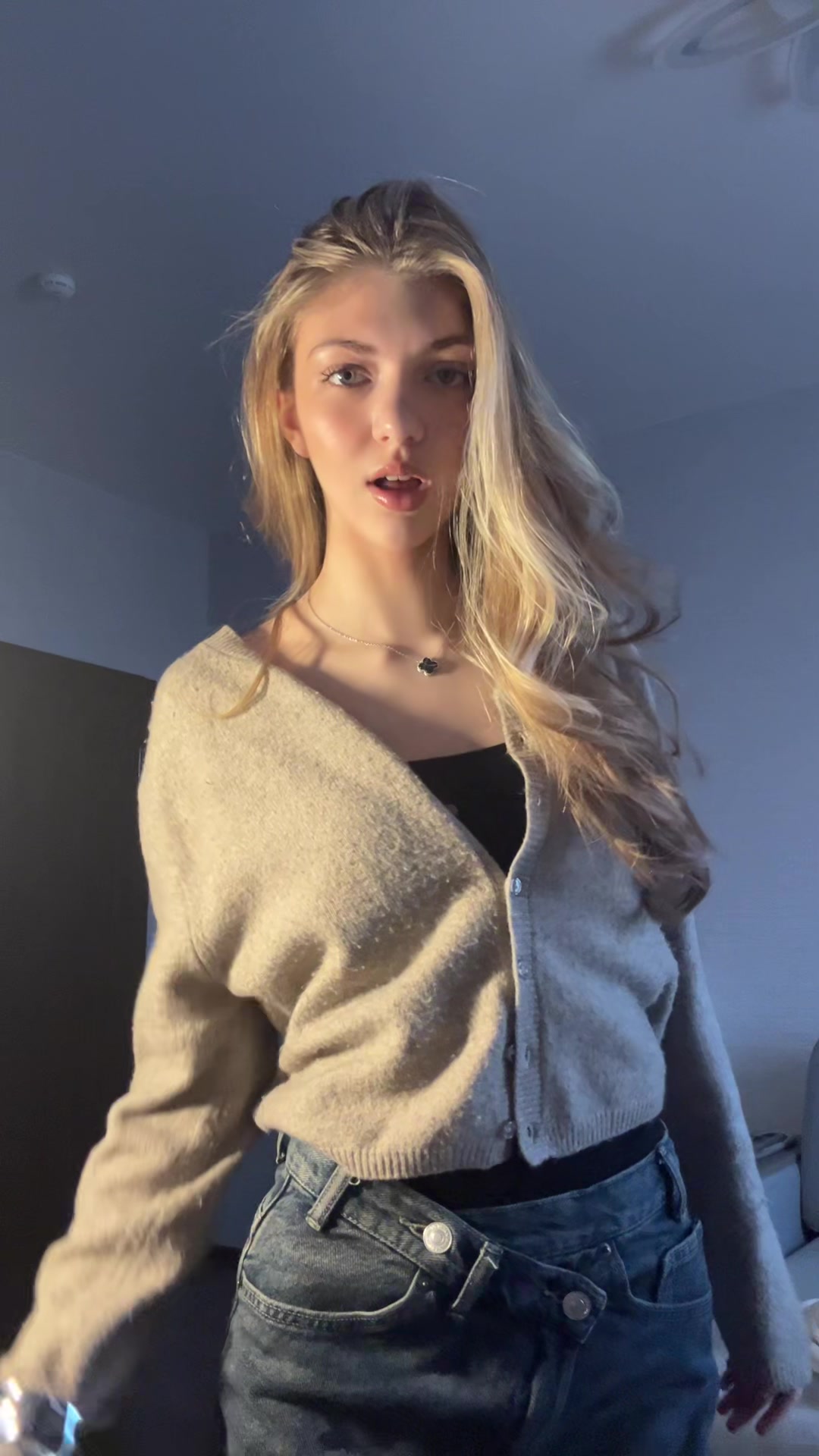 @anya