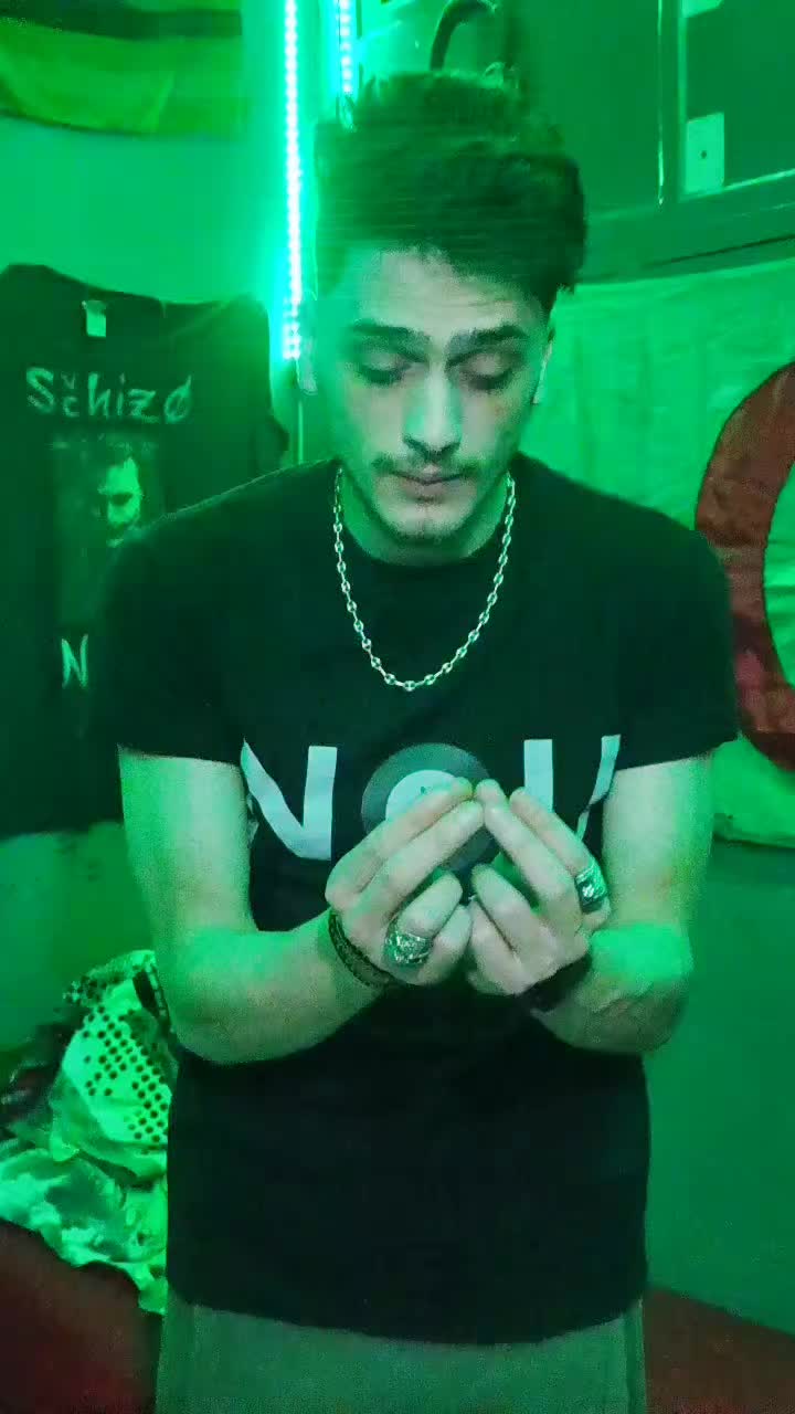 @𝓝𝓸𝓾𝓻𝓲 🐺