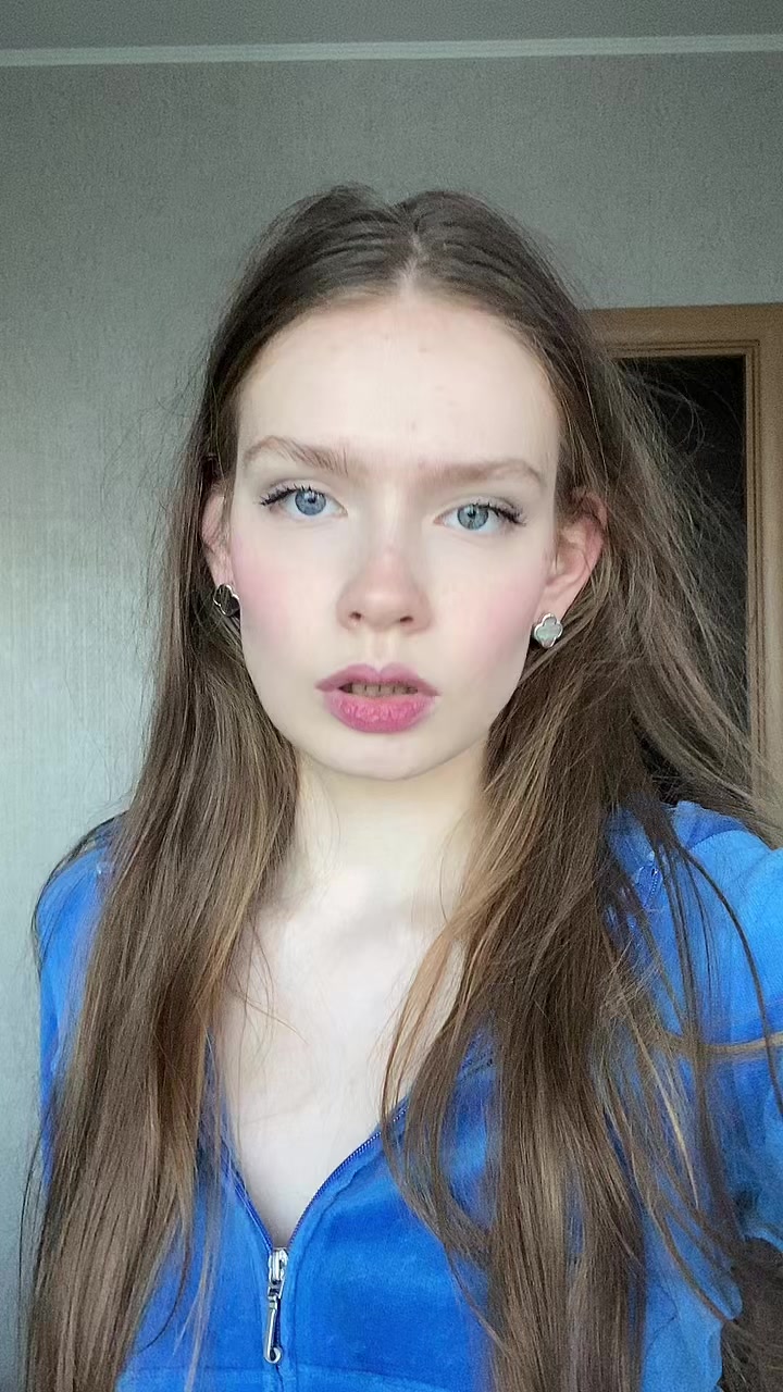 @юля