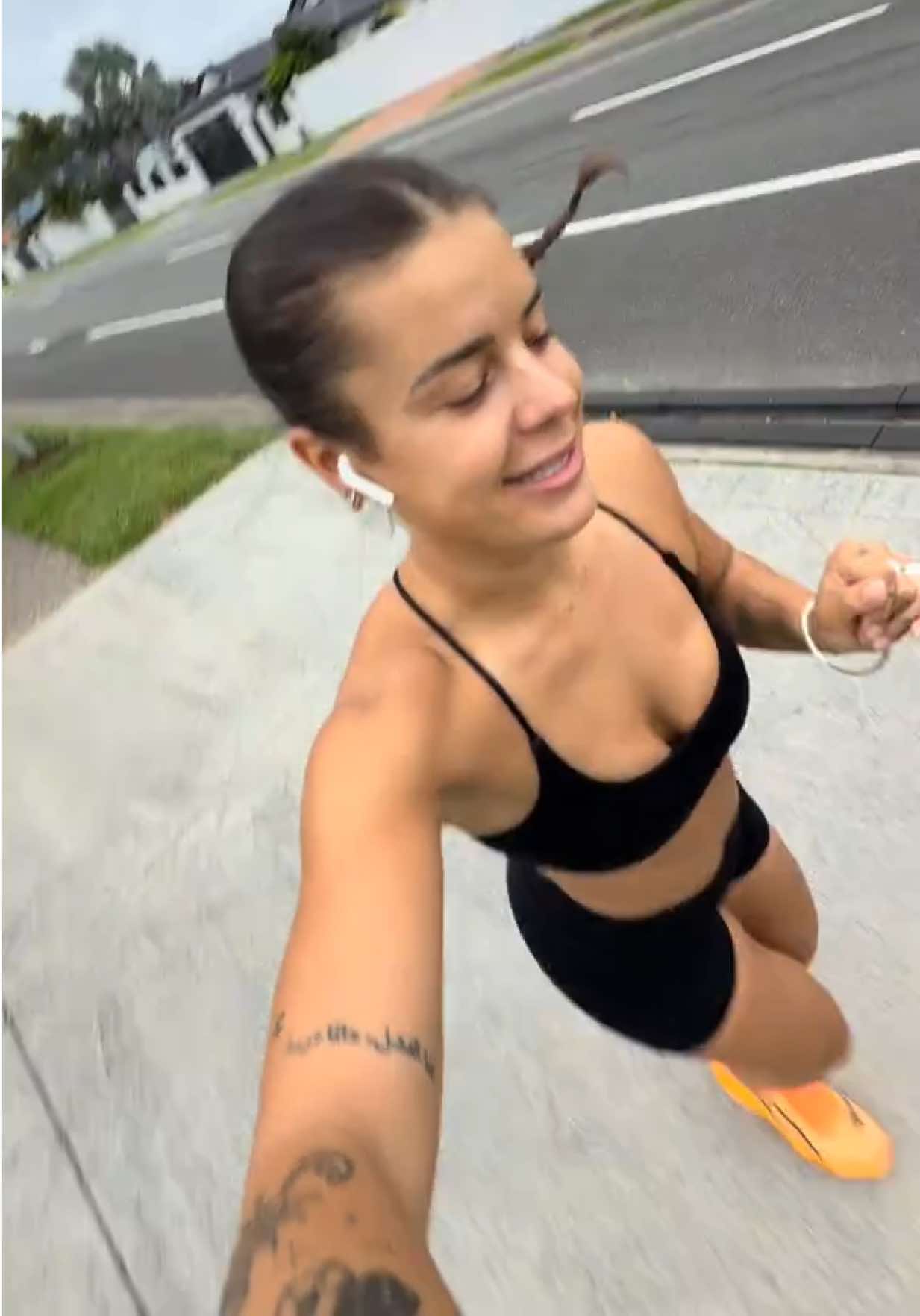@bellarogers