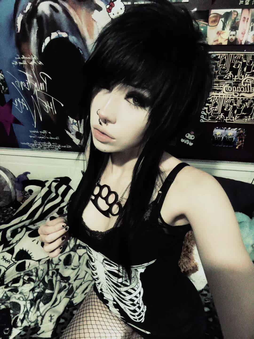 @✞Al0n3W1thM3L0dy✞