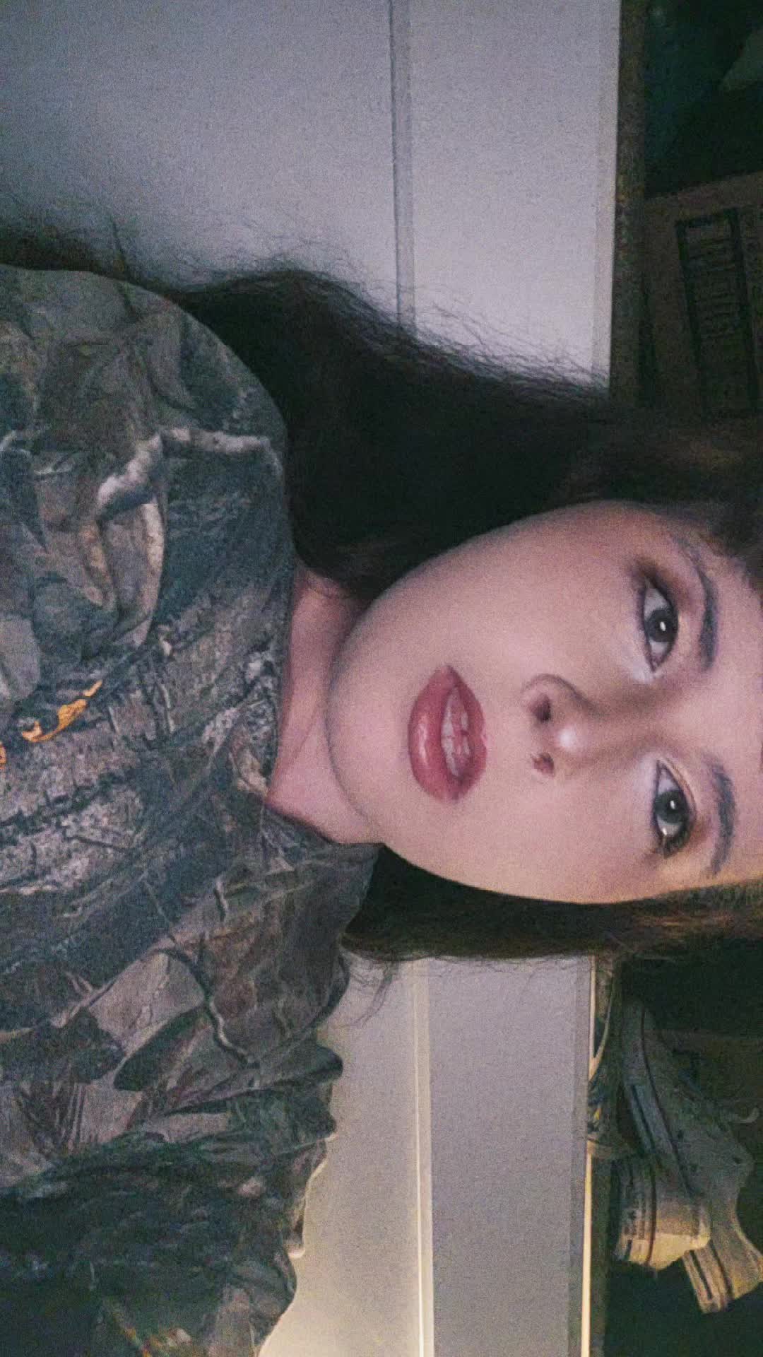 @Skylers wife🖤💋