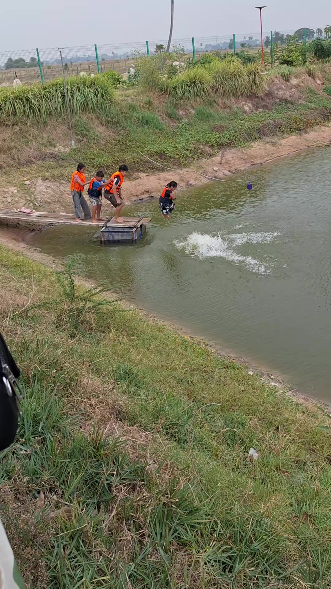@ចាន់នីលកកងឡានកងរម៉កក្រុបប្រភេទ