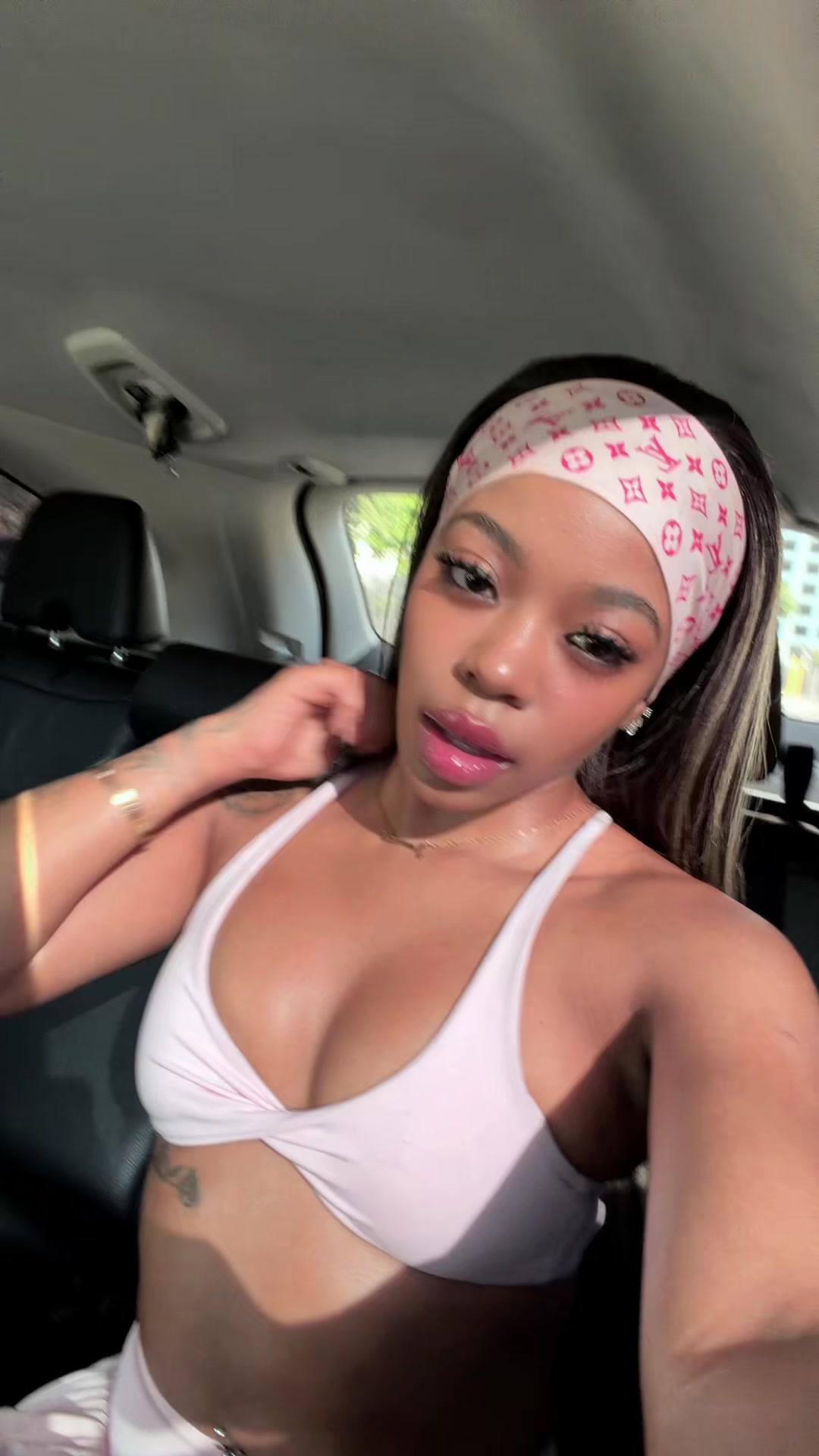 @Surname_Amanda