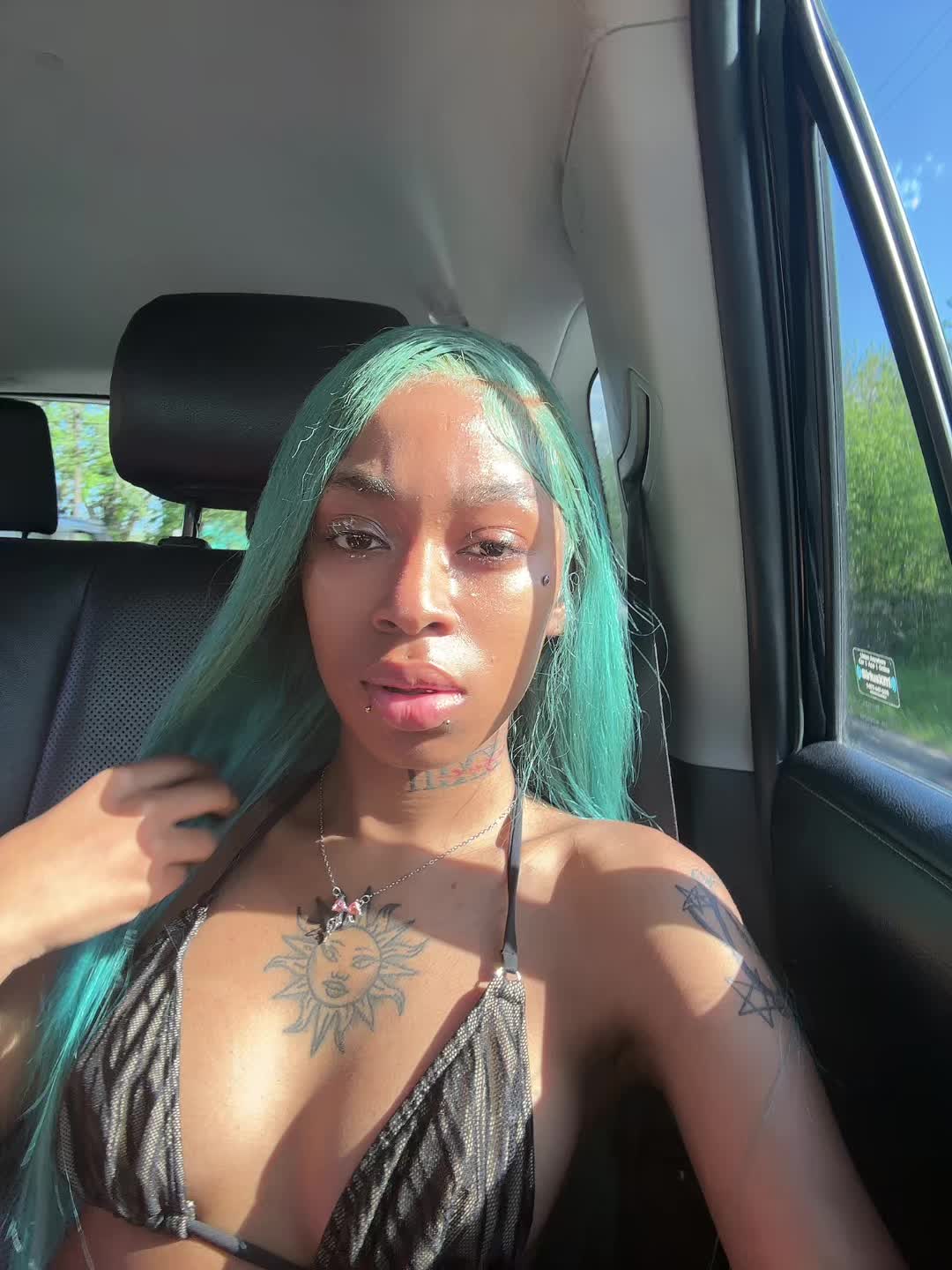 @rainbowkittea
