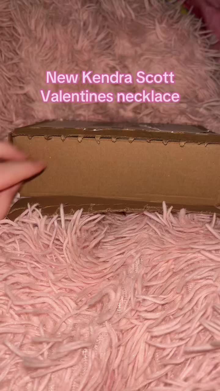 @Lannah🧁🦄
