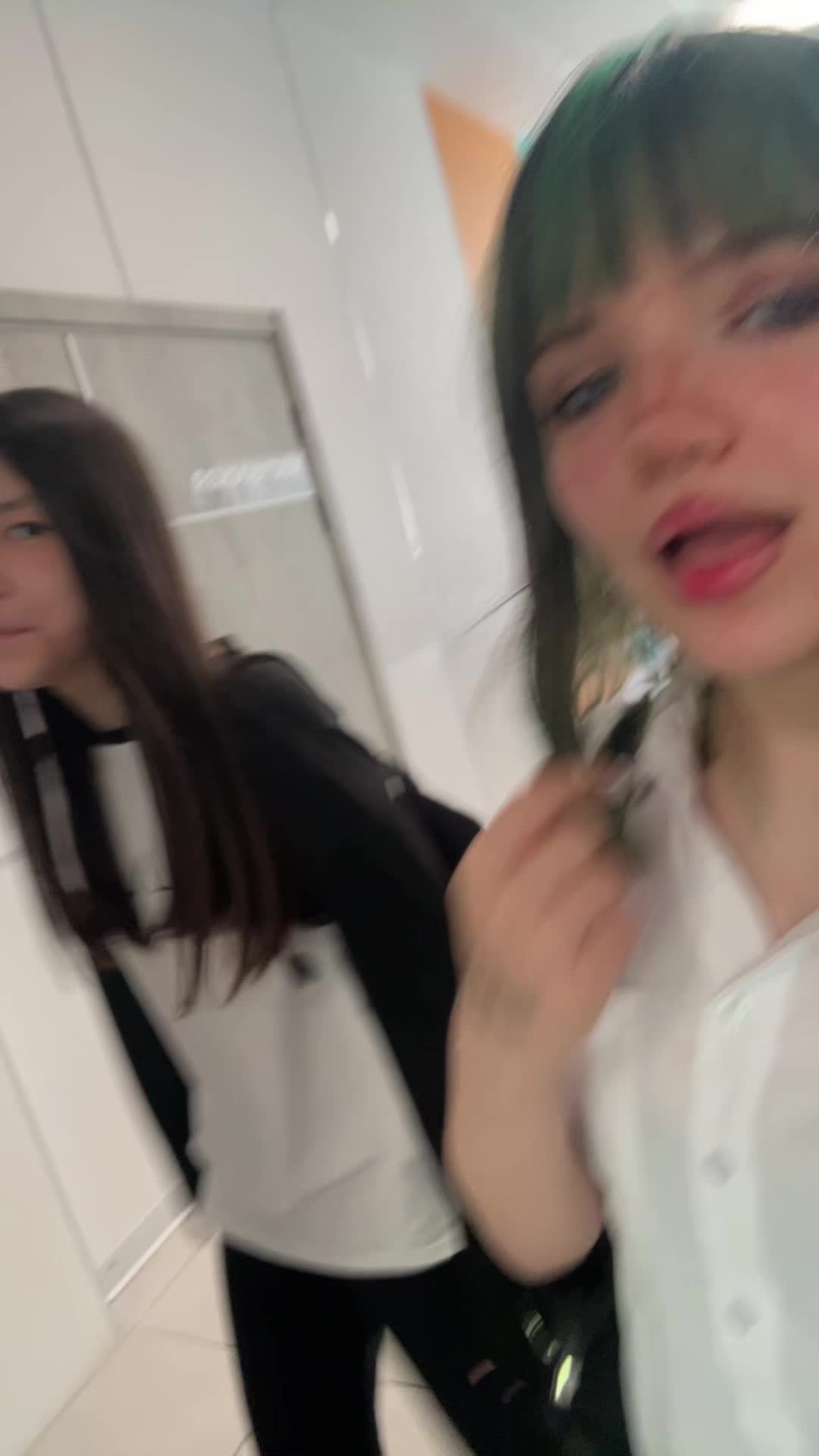 @Vaaaa_r