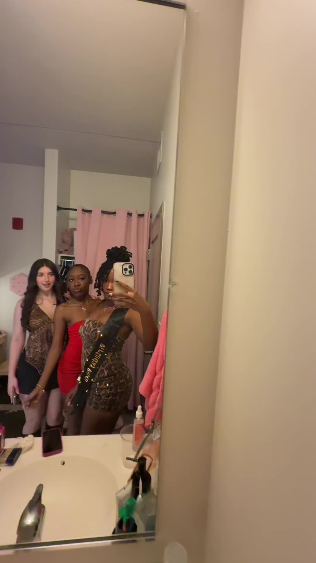 @Raaaeeeee