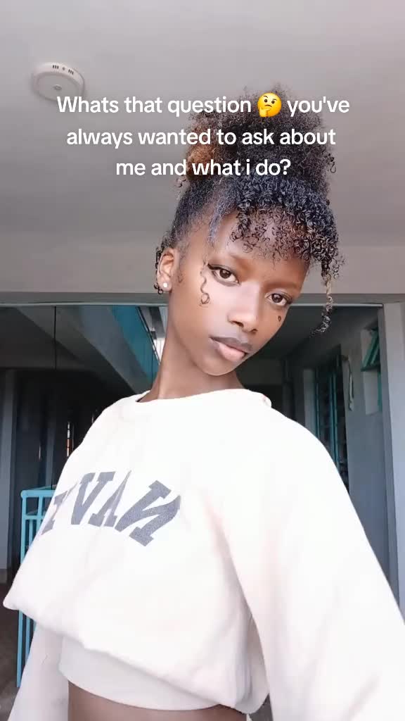 @Claire Luna🦋