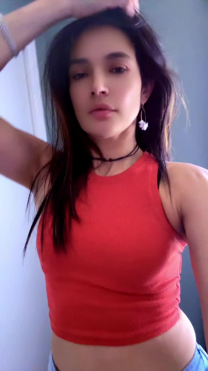 @Lovely_CarlyByrne