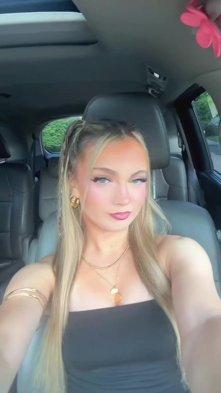 @M A R Y