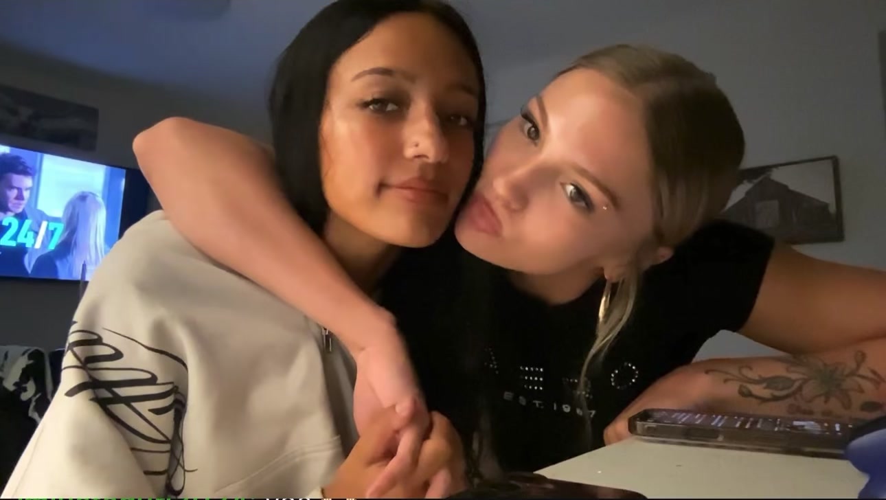 @izzyandalanna