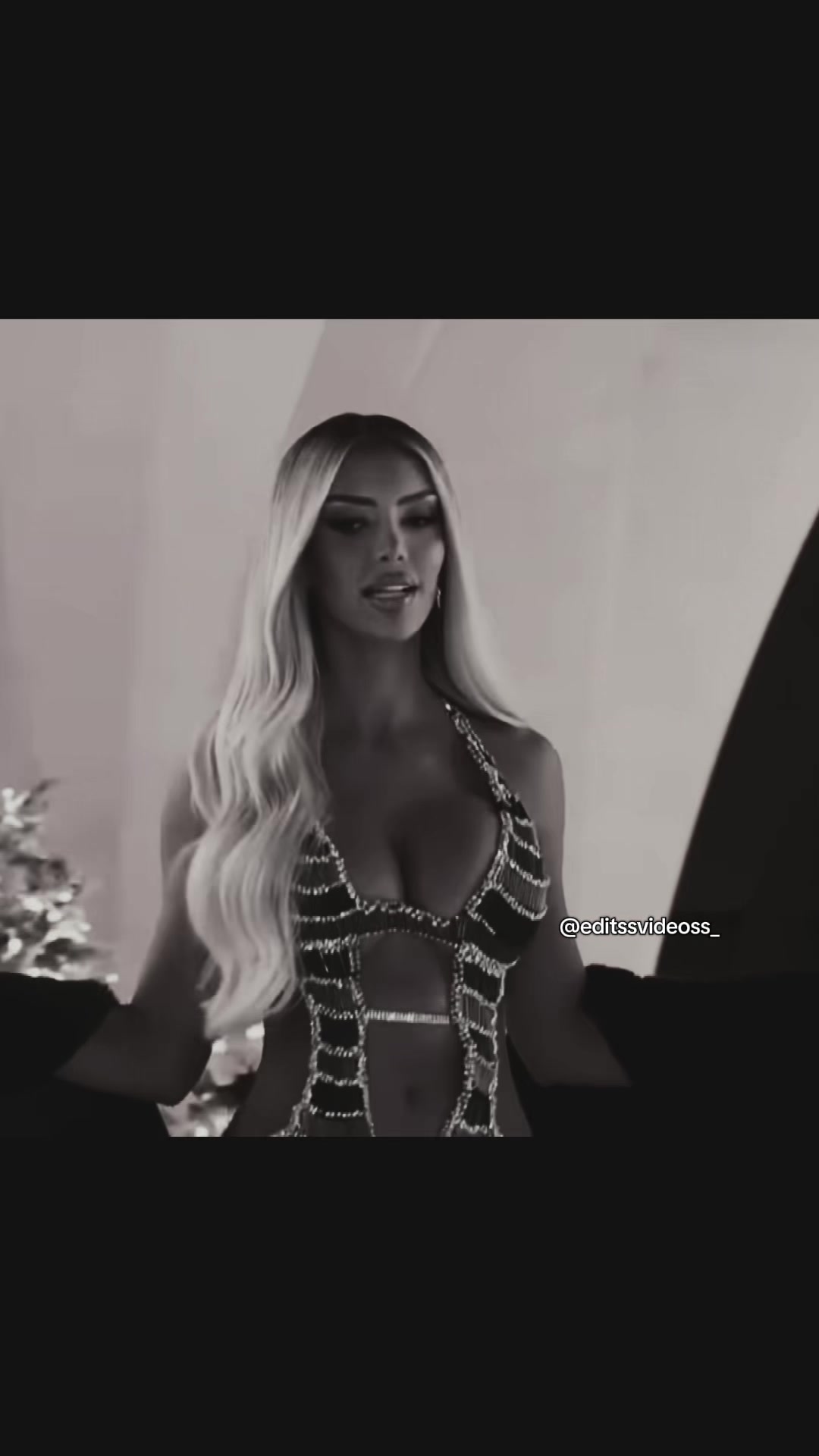 @🖤