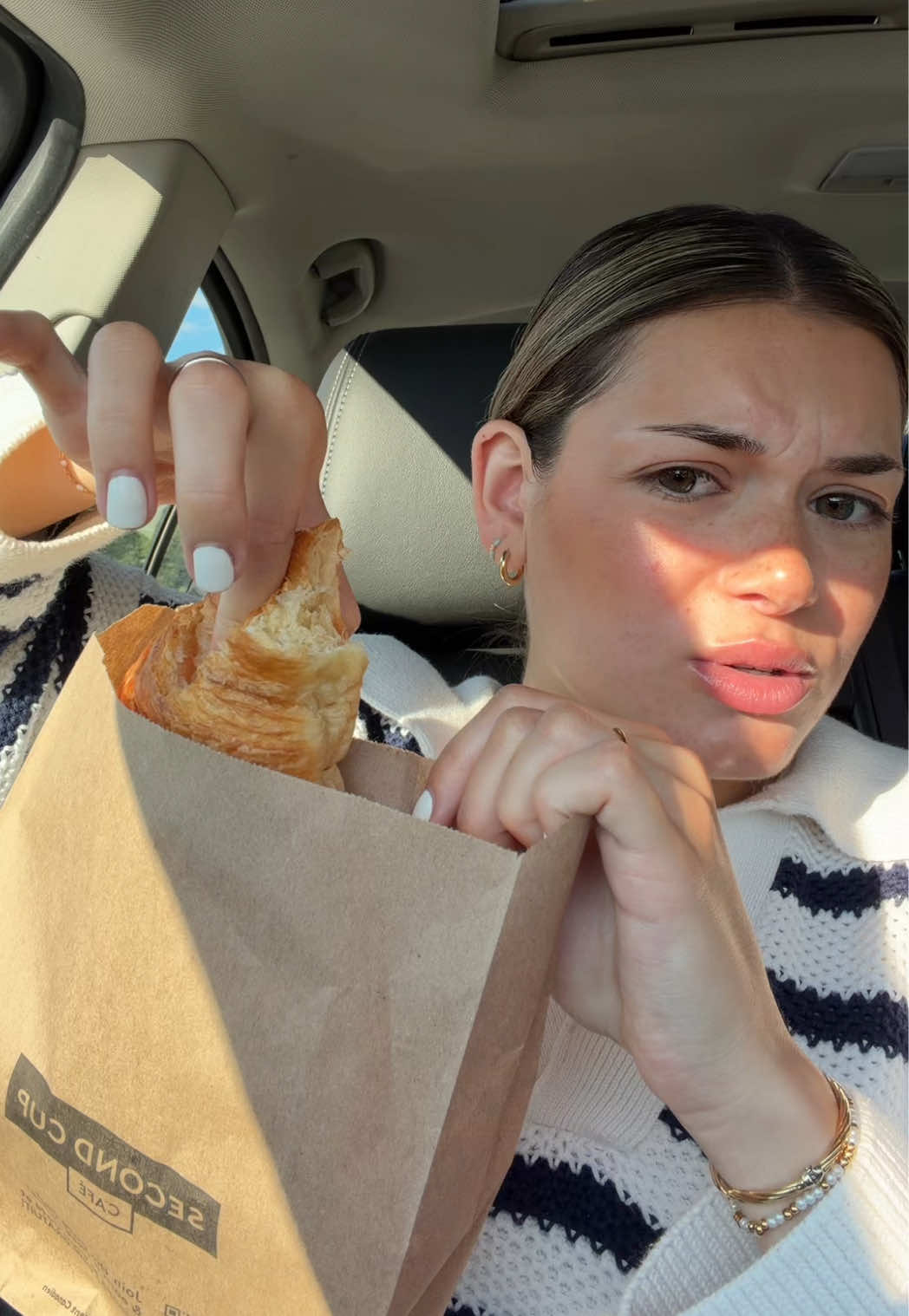 @Croissant Woman
