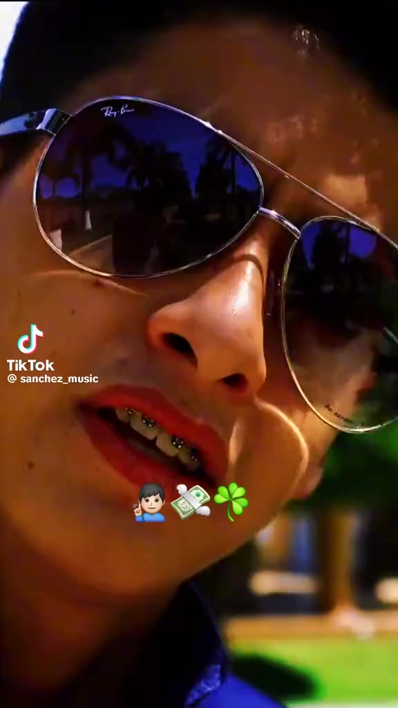 @reina V&aacute;zquez
