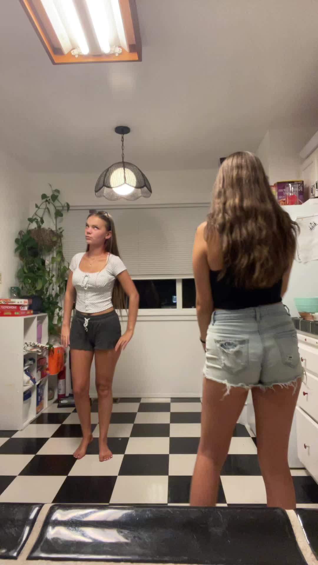 @Em🪼
