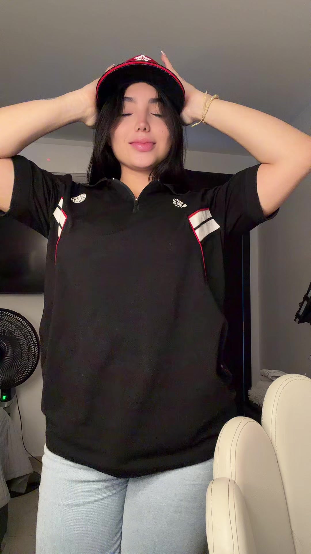 @𝐋𝐞𝐚𝐥🧸