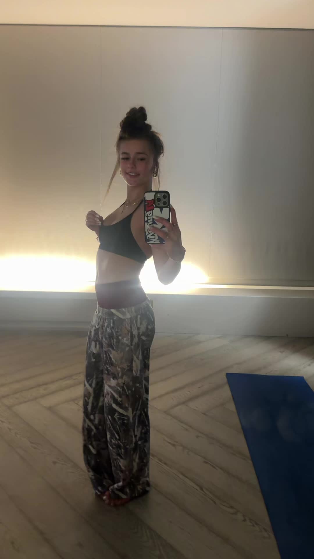 @️