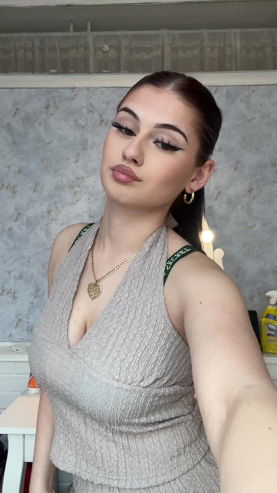 @Angel🦋