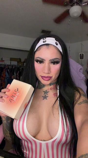 @pinkybaddazz