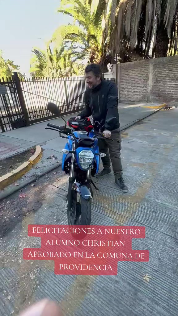 @CLASESDEMOTO.GIXXERMANIA
