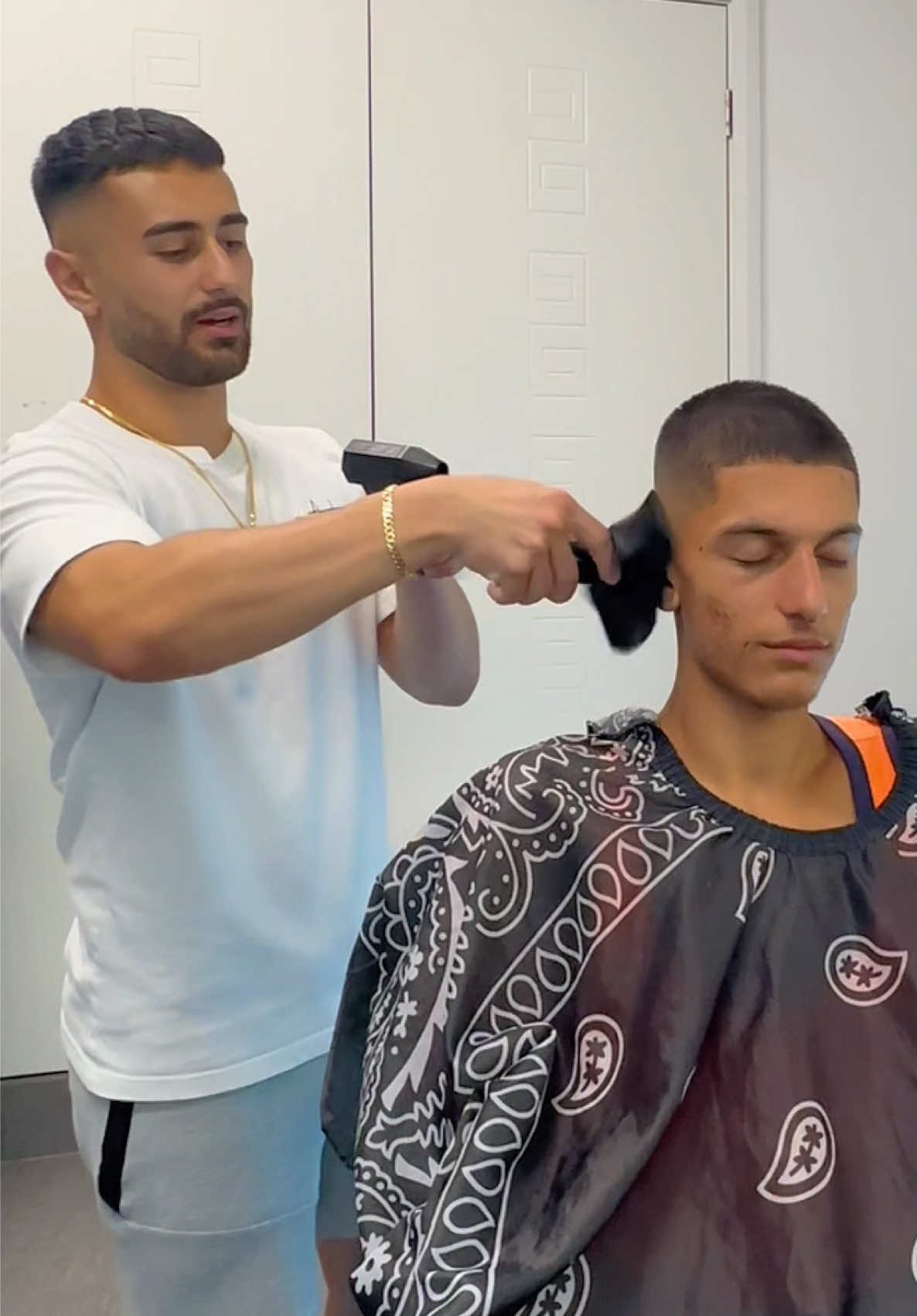 @Sydney Barber • Anto Cuts ๐