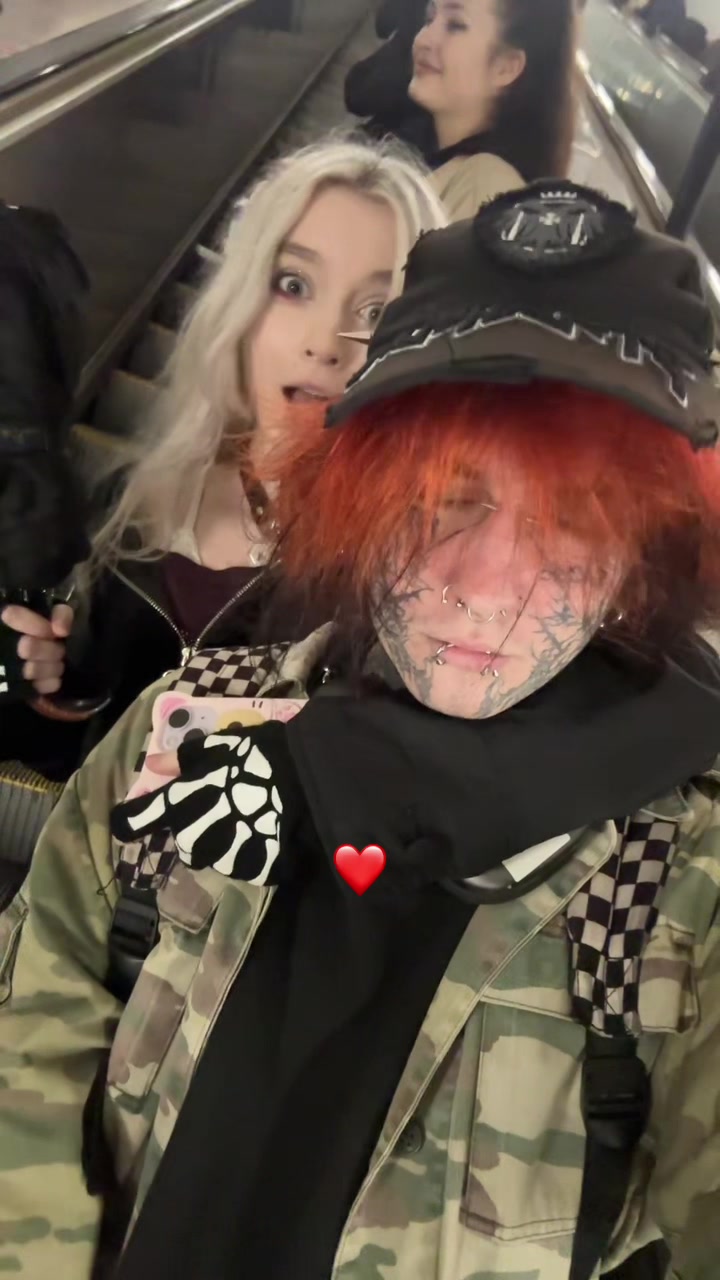 @2ghoul