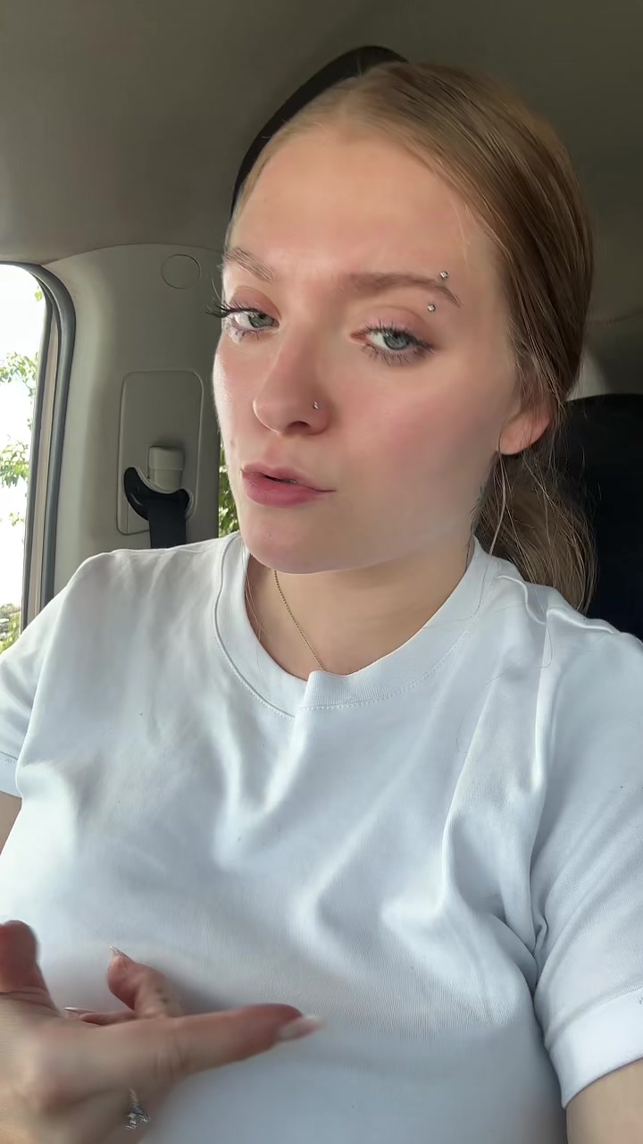 @0liviaa_