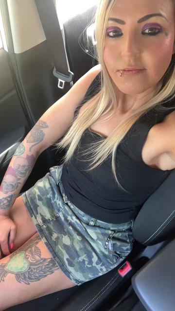 @Chryssie___