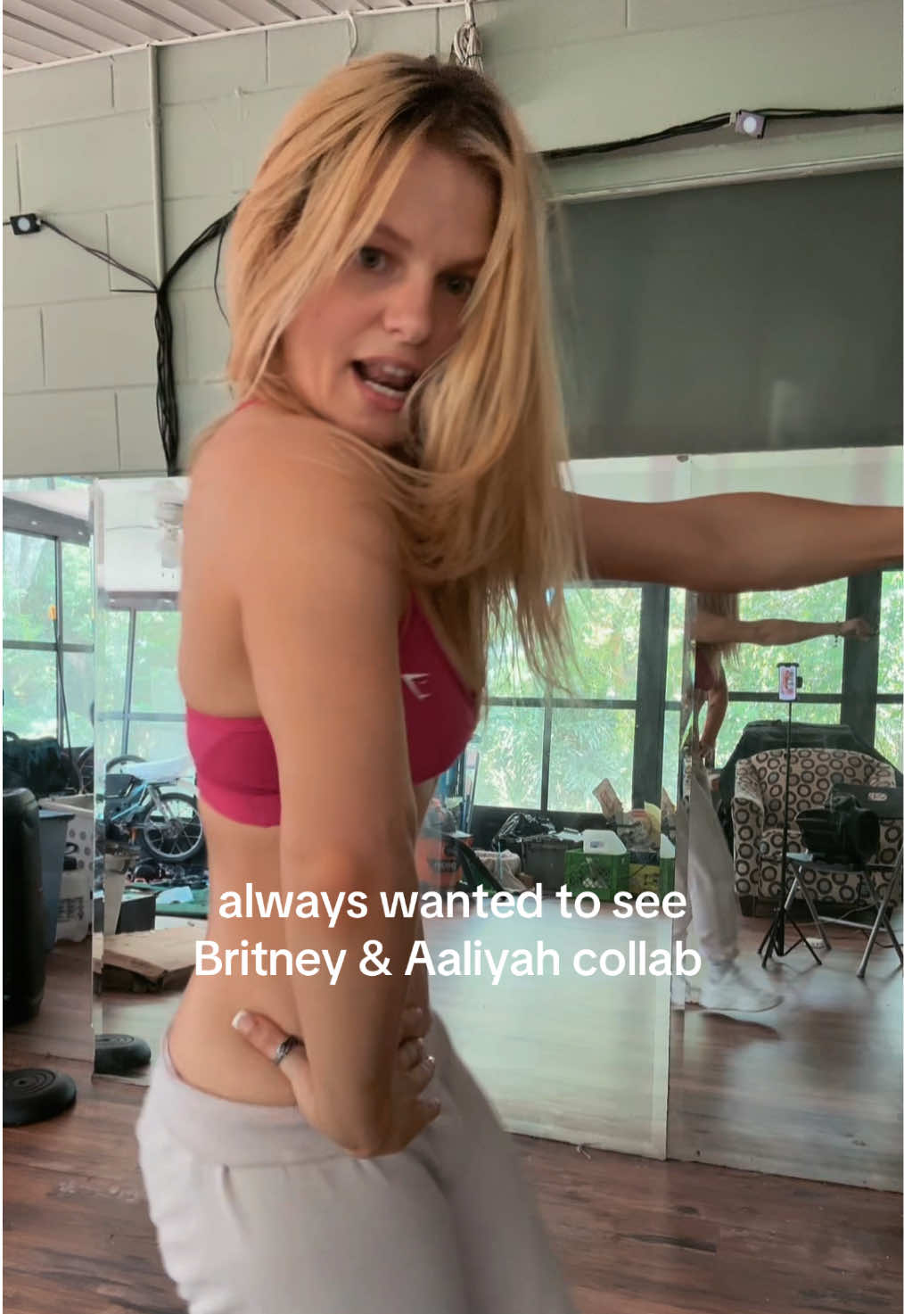@AshleyxBritney
