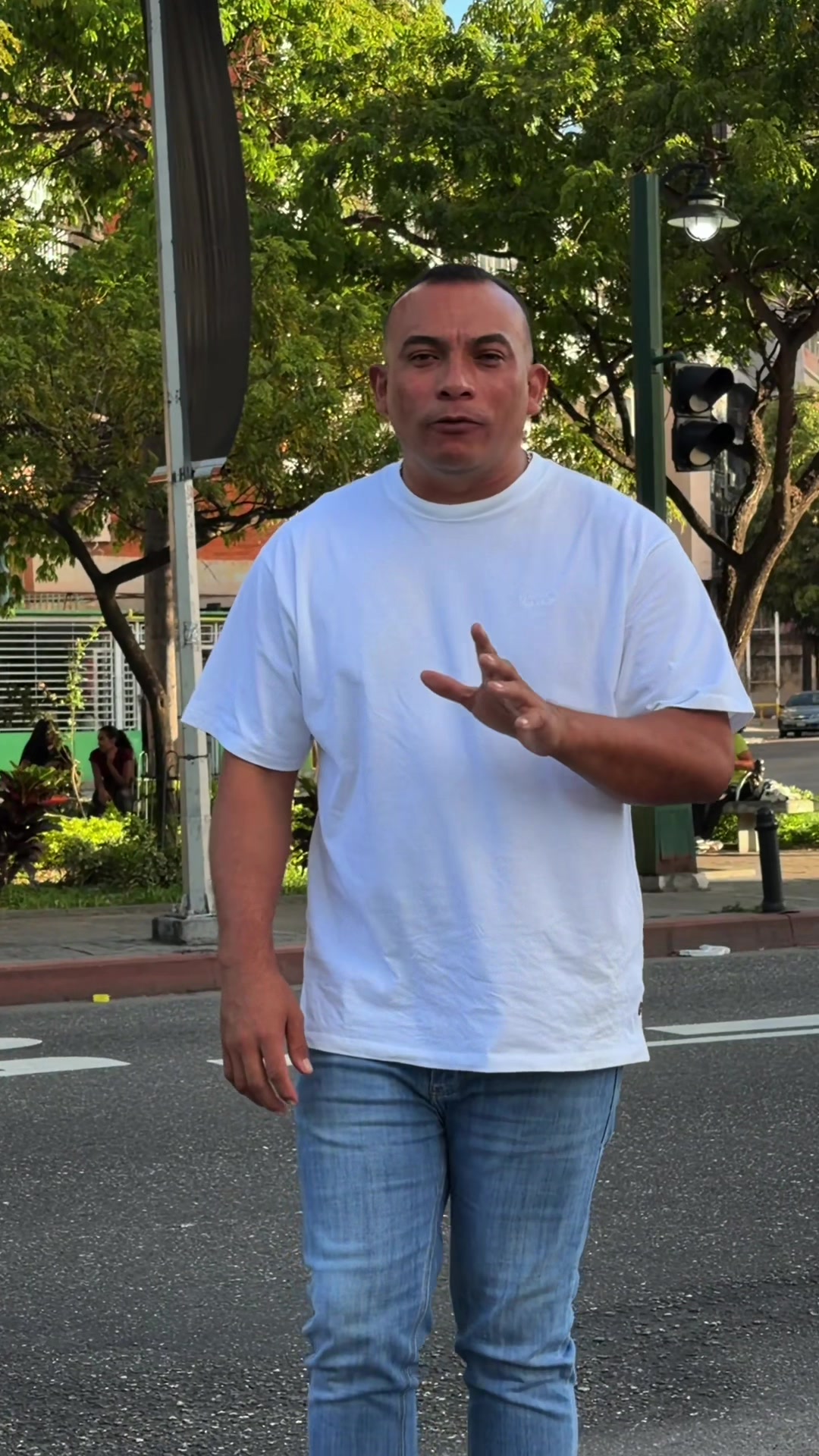 @V&iacute;ctor Aponte