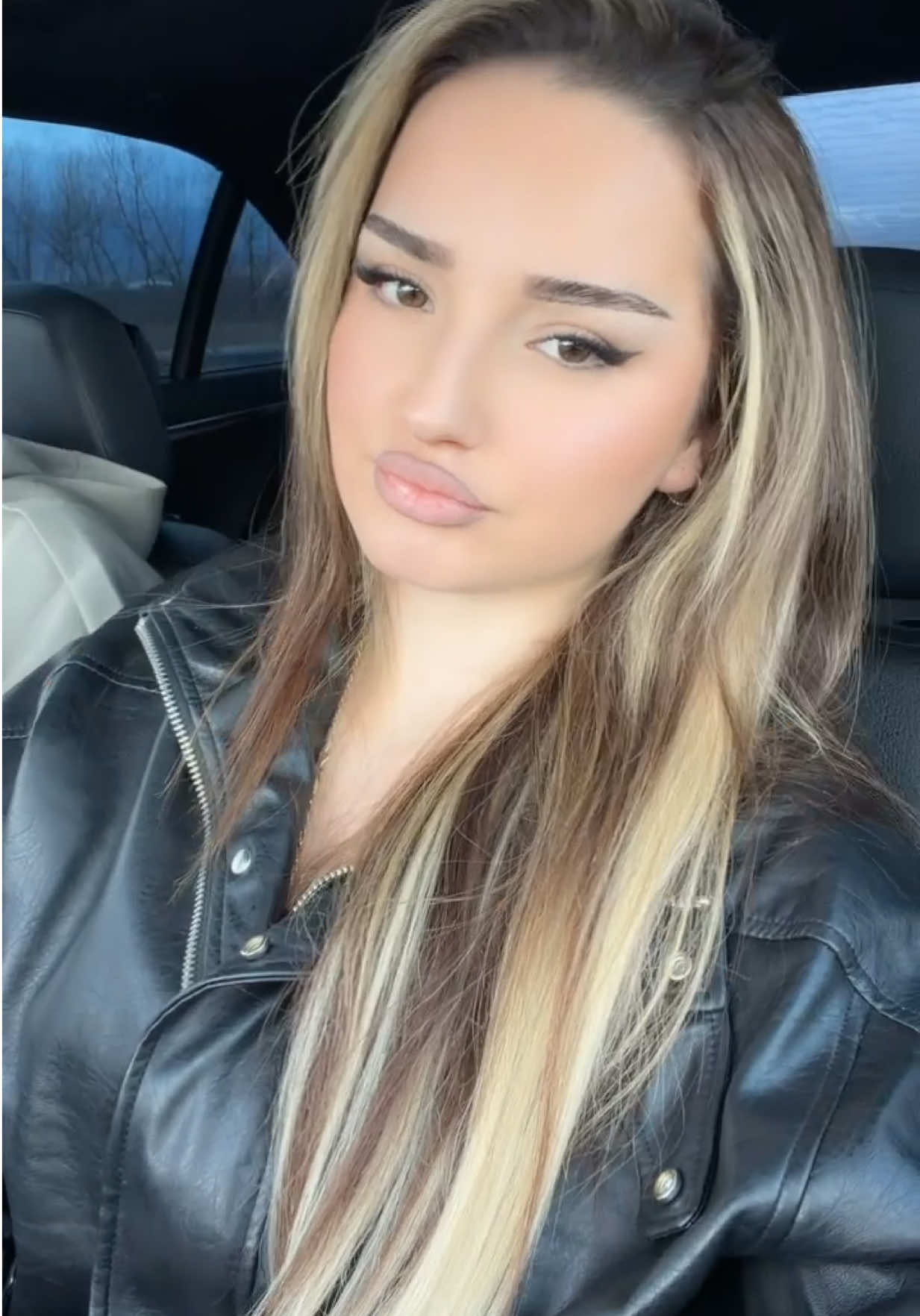 @𝐙
