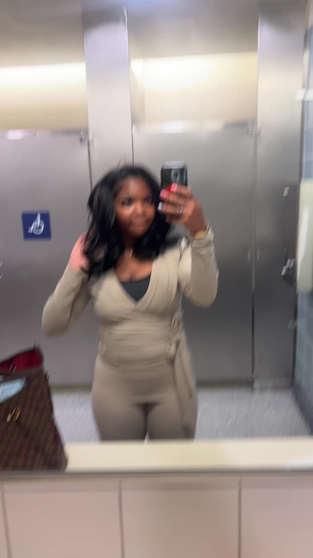 @lurkingglouu