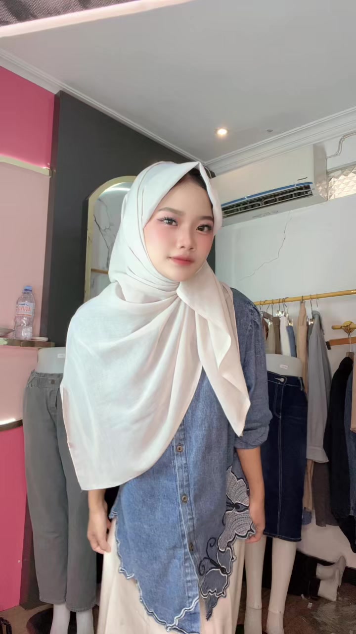 @iconic jeans