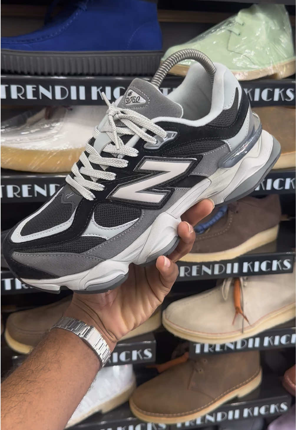 @TRENDII KICKS