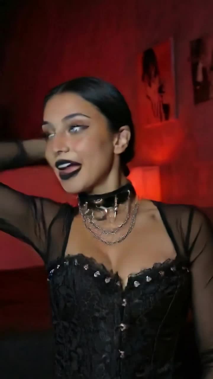 @Goth Girl Sophia
