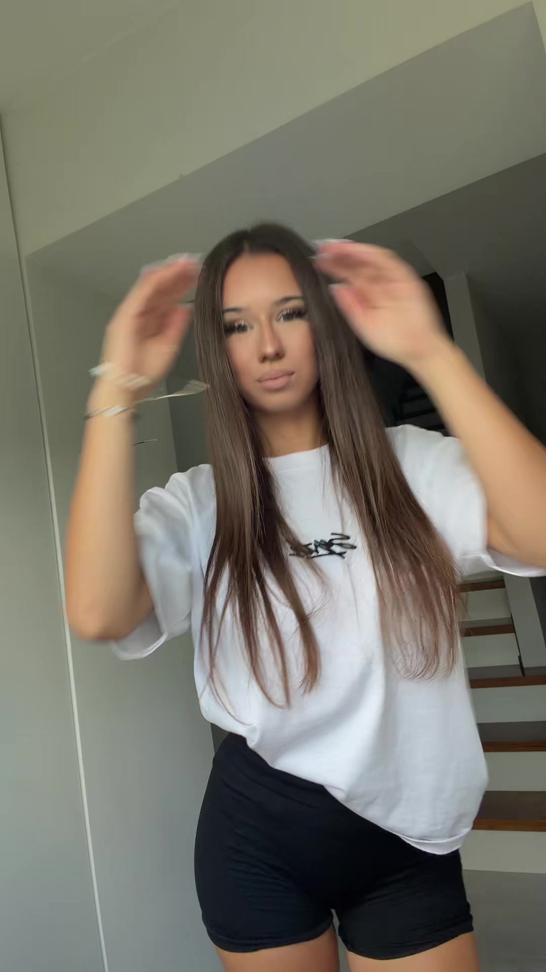 @𝓐𝓭𝓮𝓵𝓵𝓮