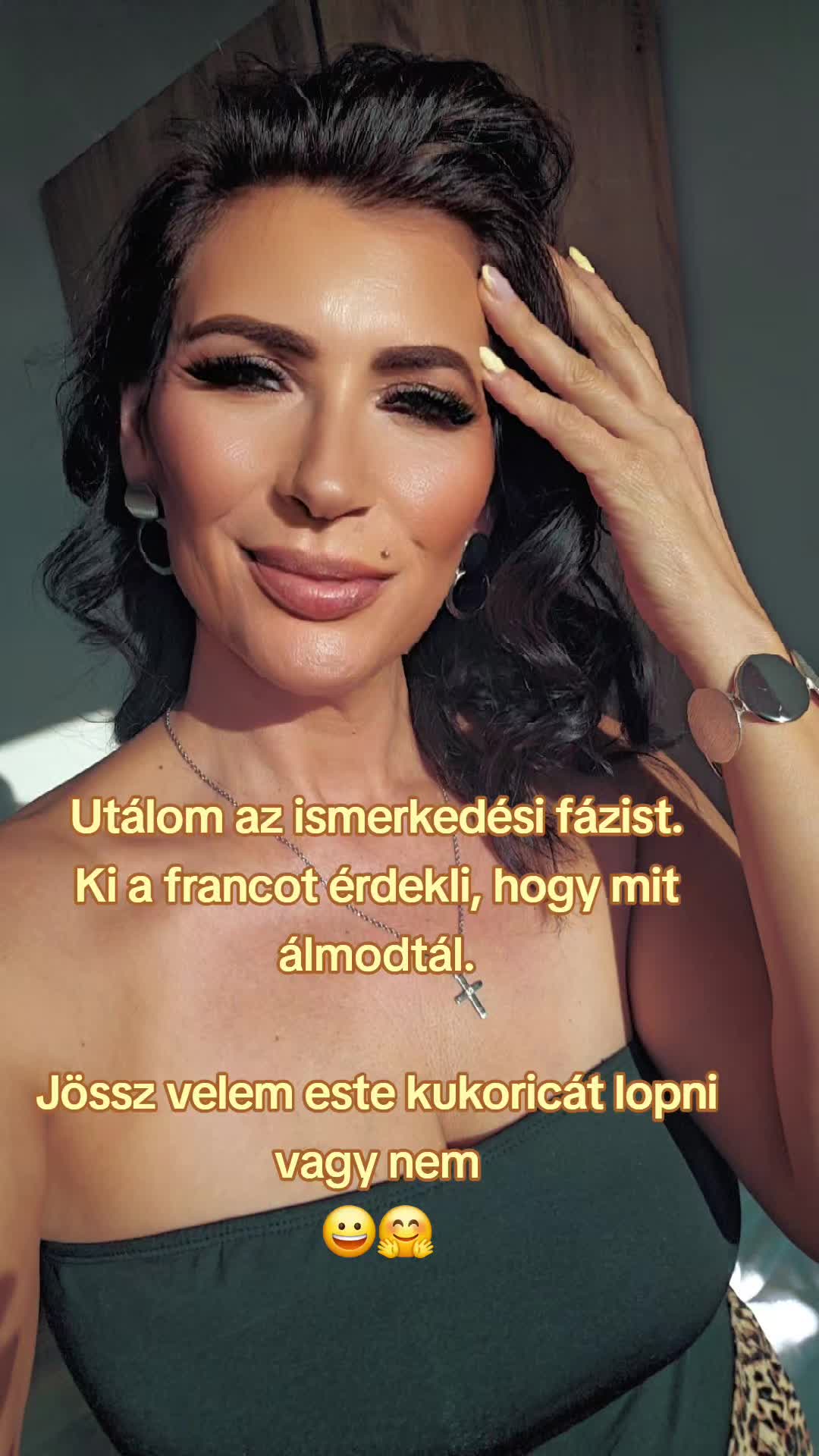 @mona