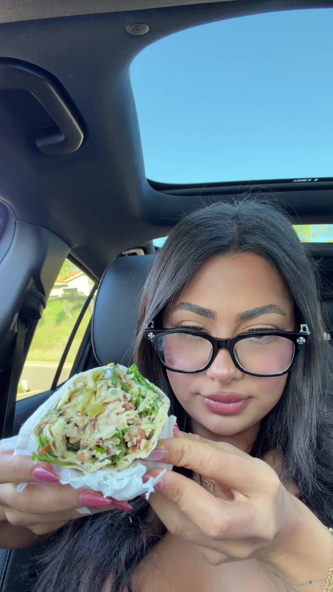 @Sinnnthia