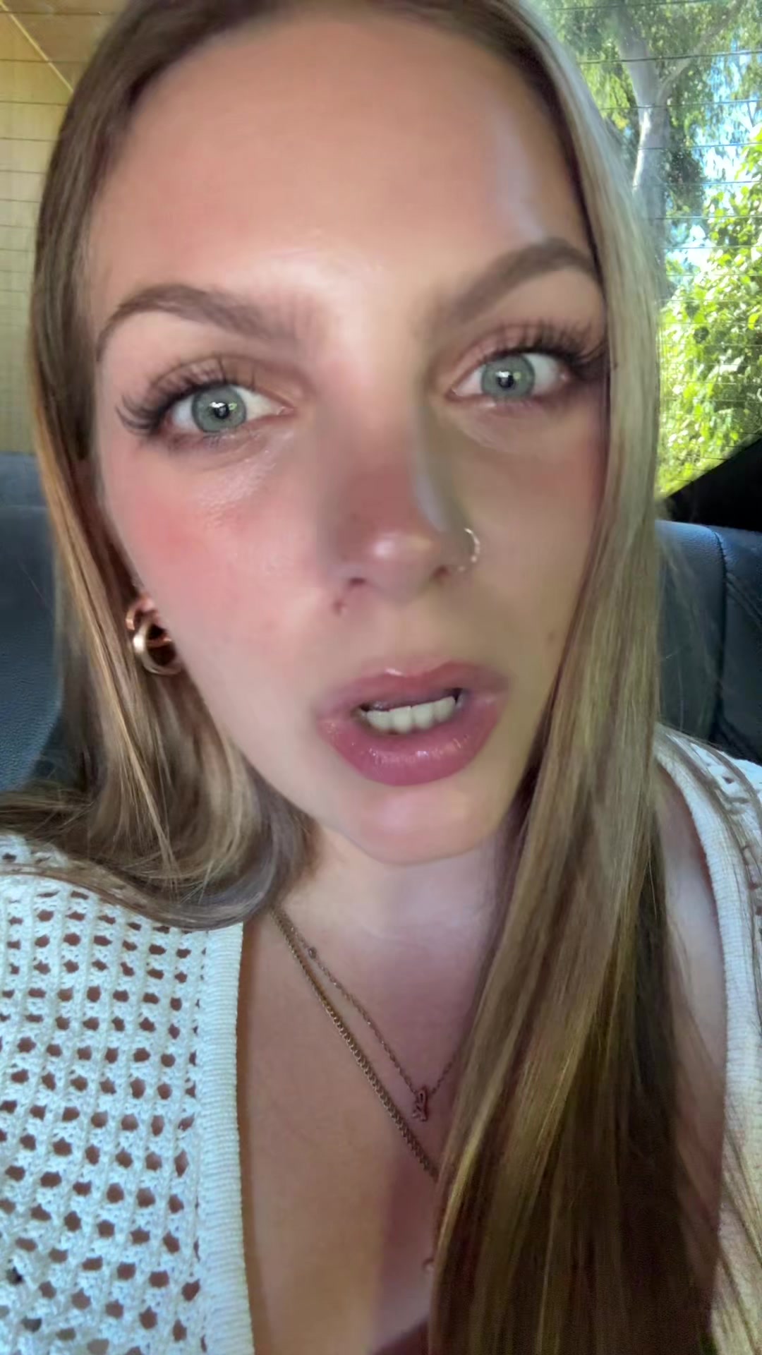 @Liv_2