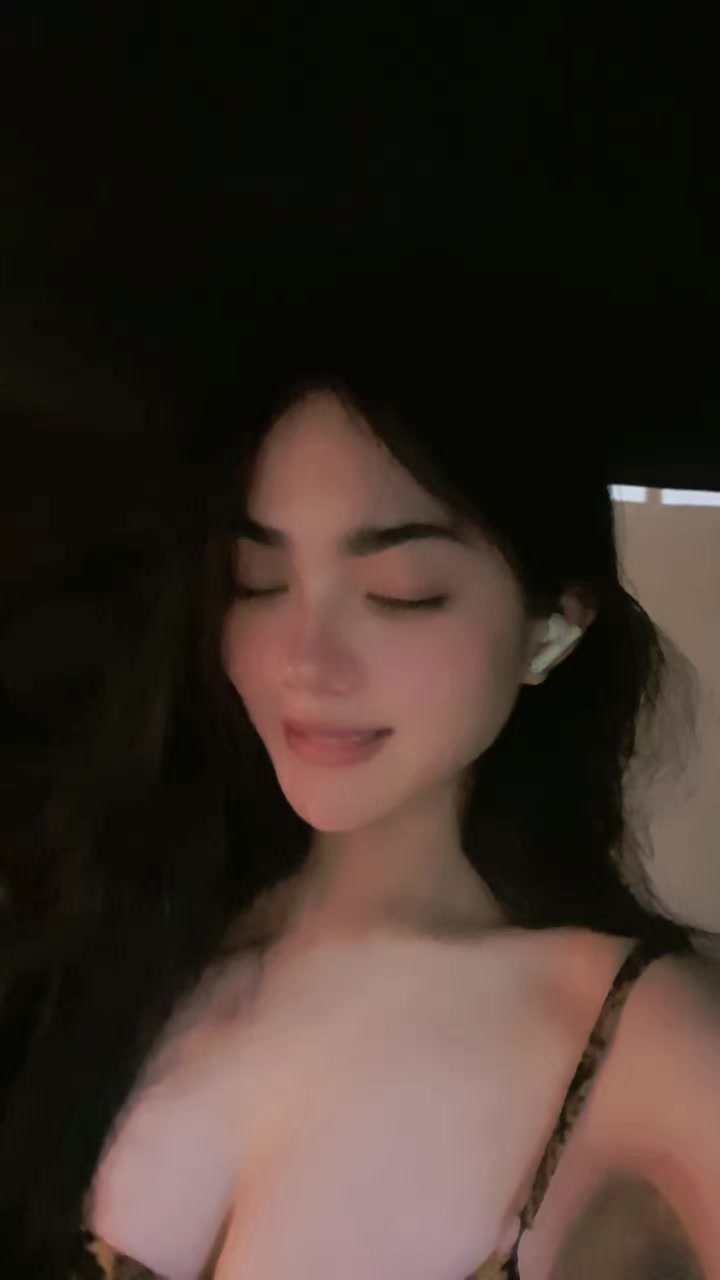 @enis_hq