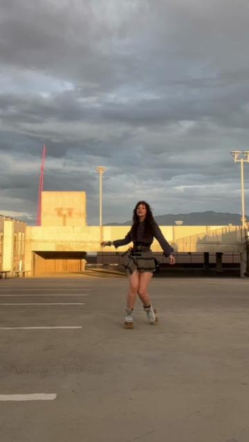 @Jada - Roller Dance Burlesque