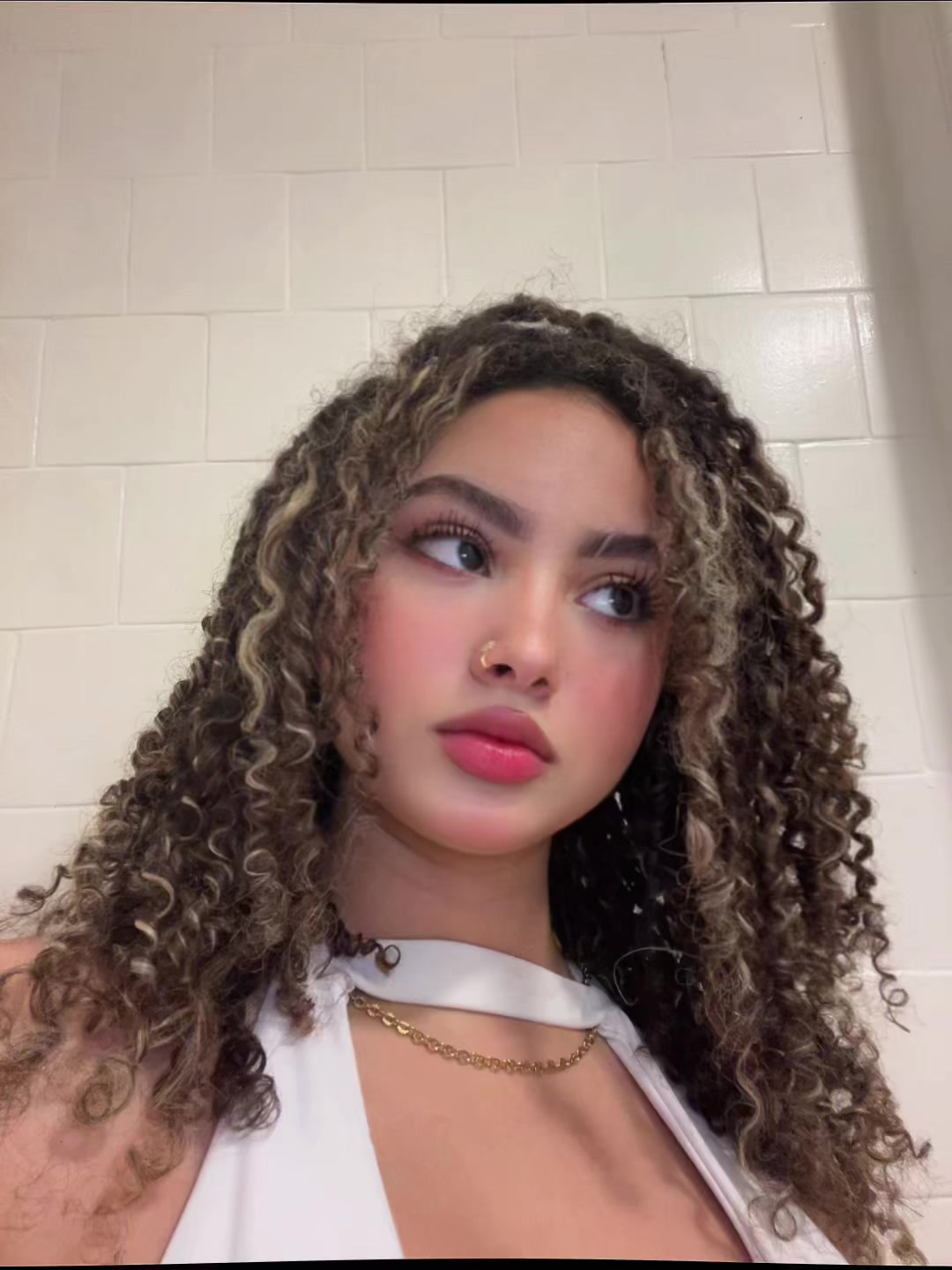 @Scarlethr_22