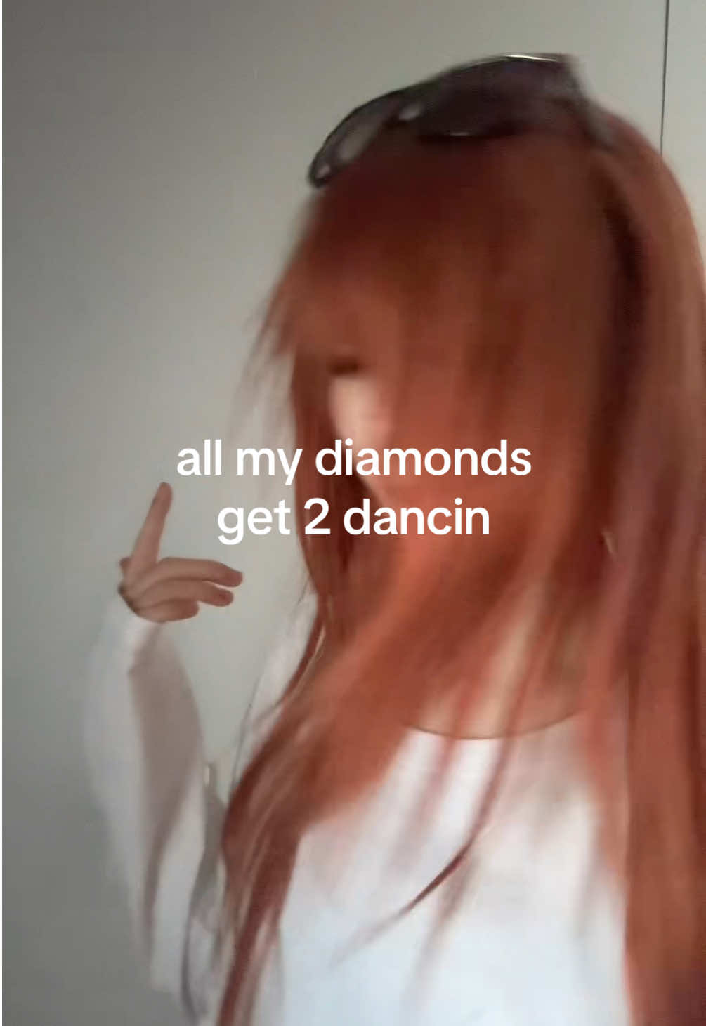 @⃟