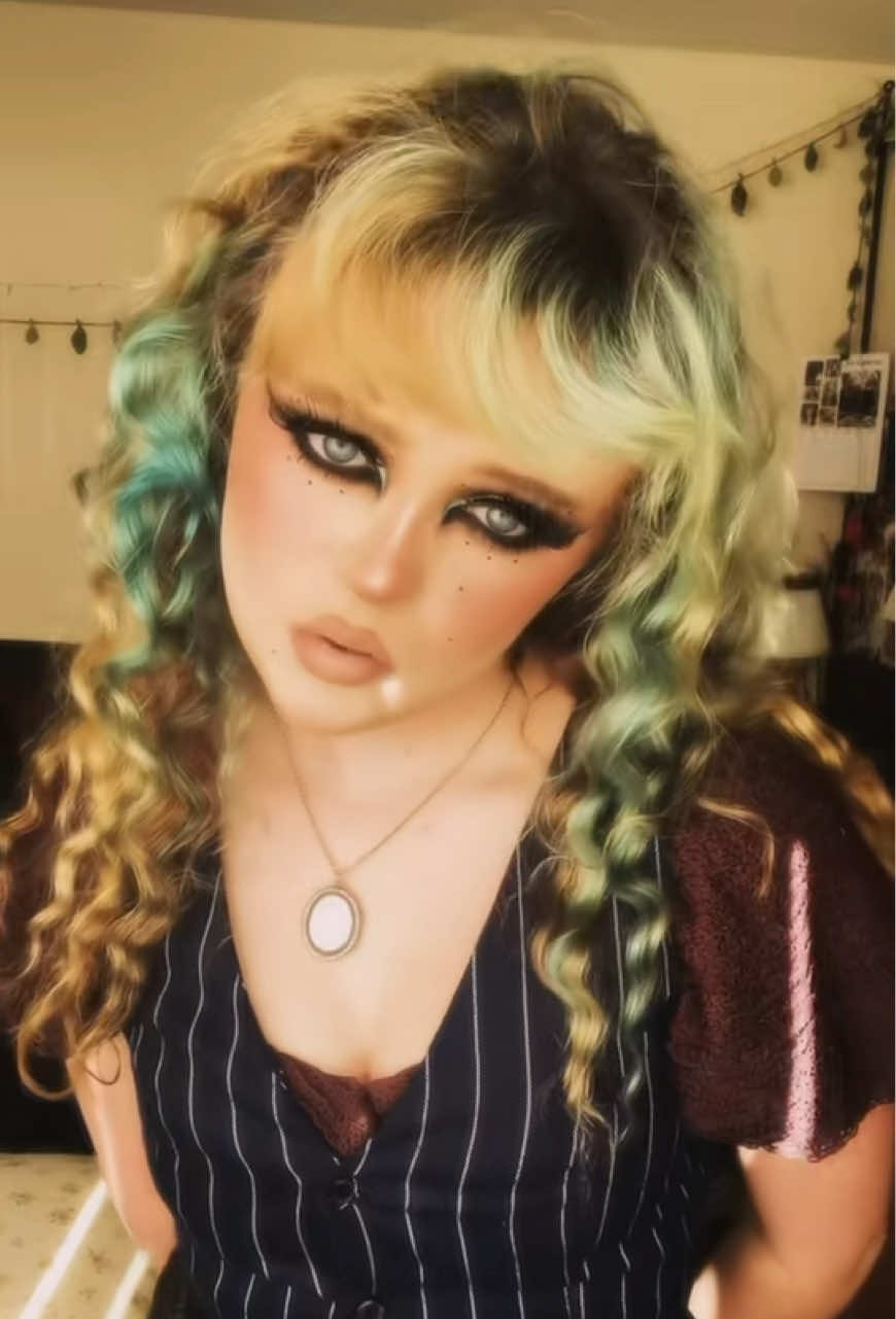 @Smolly