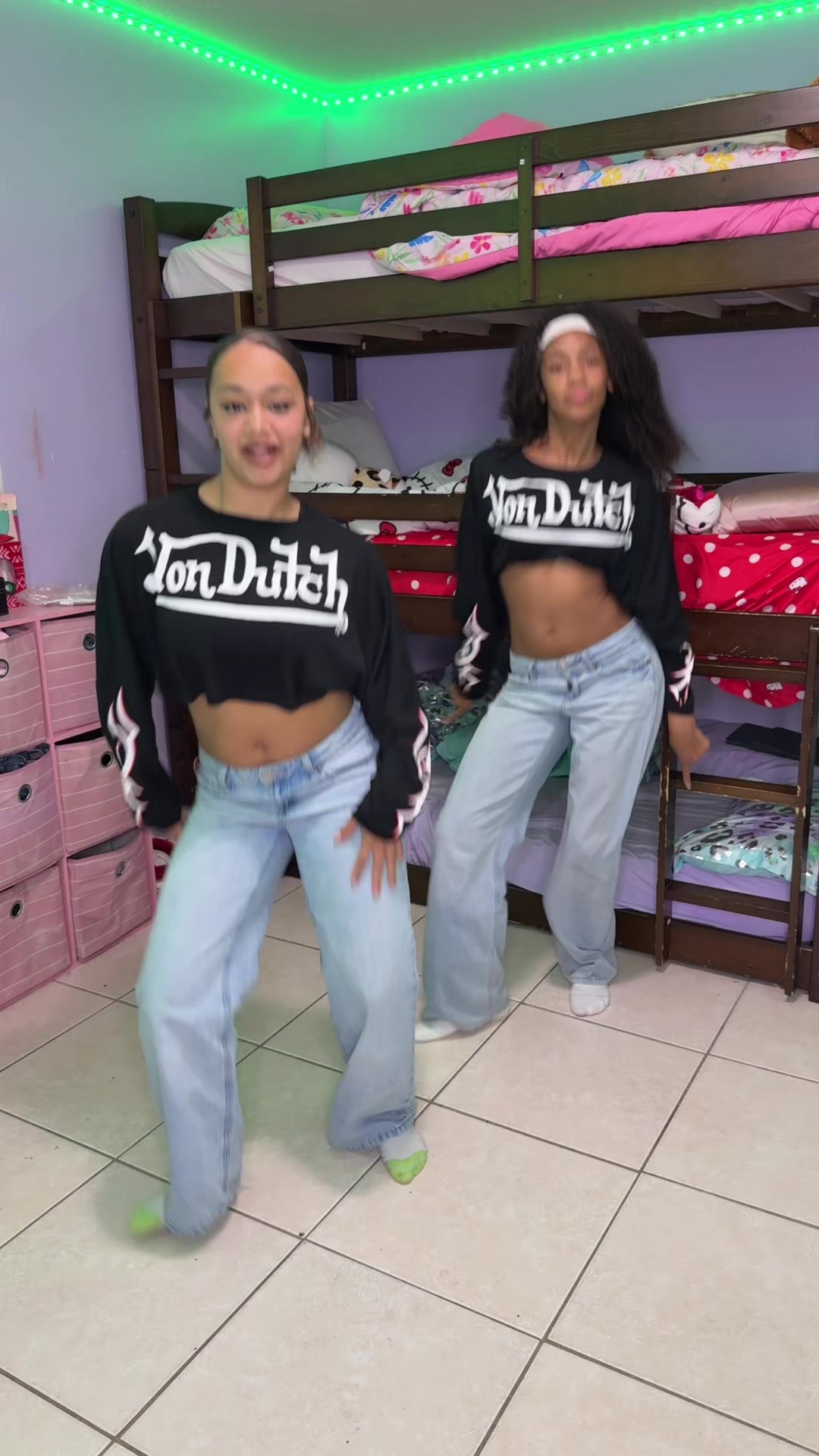 @DemDaddysGirls4