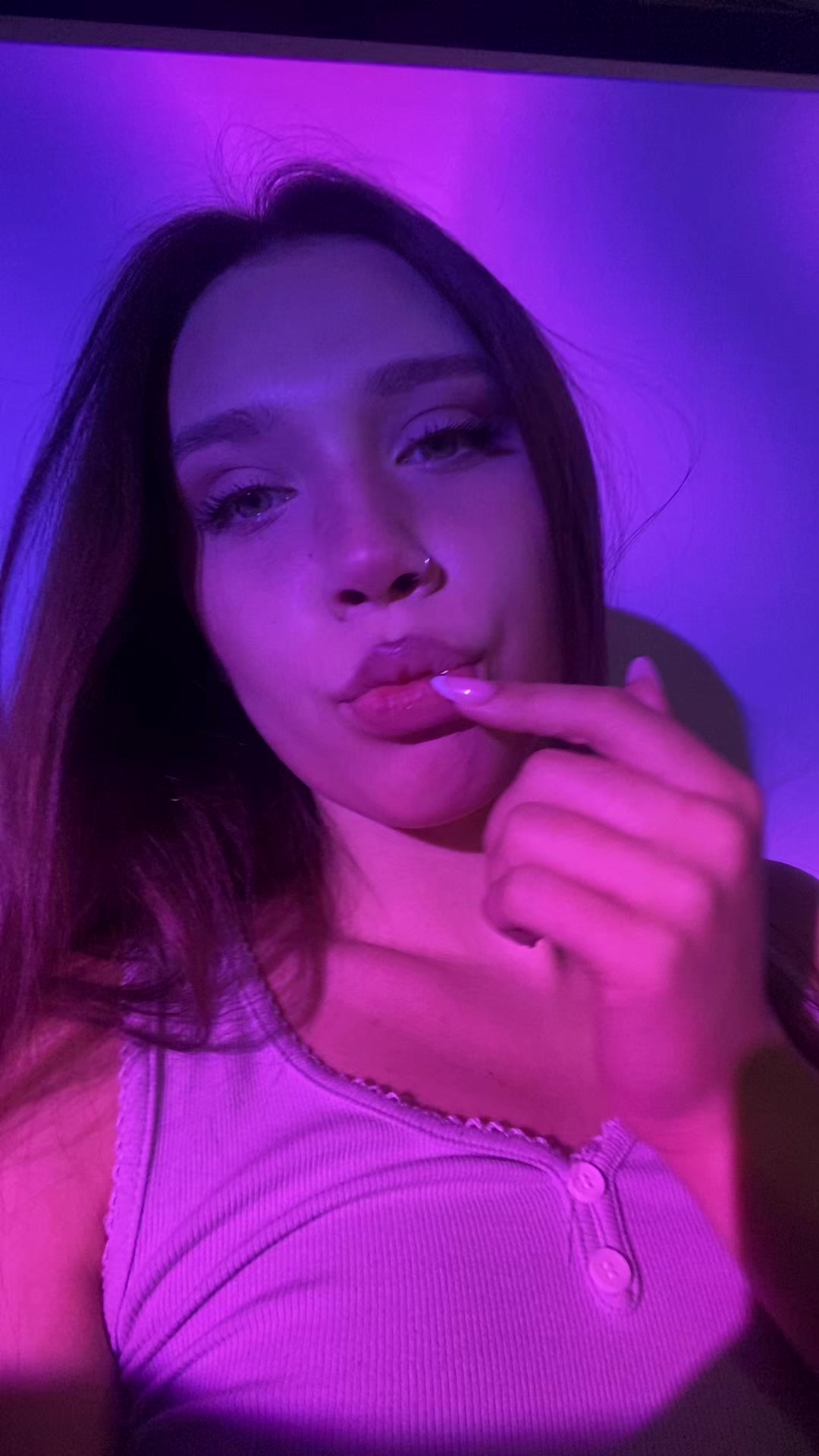 @annushka