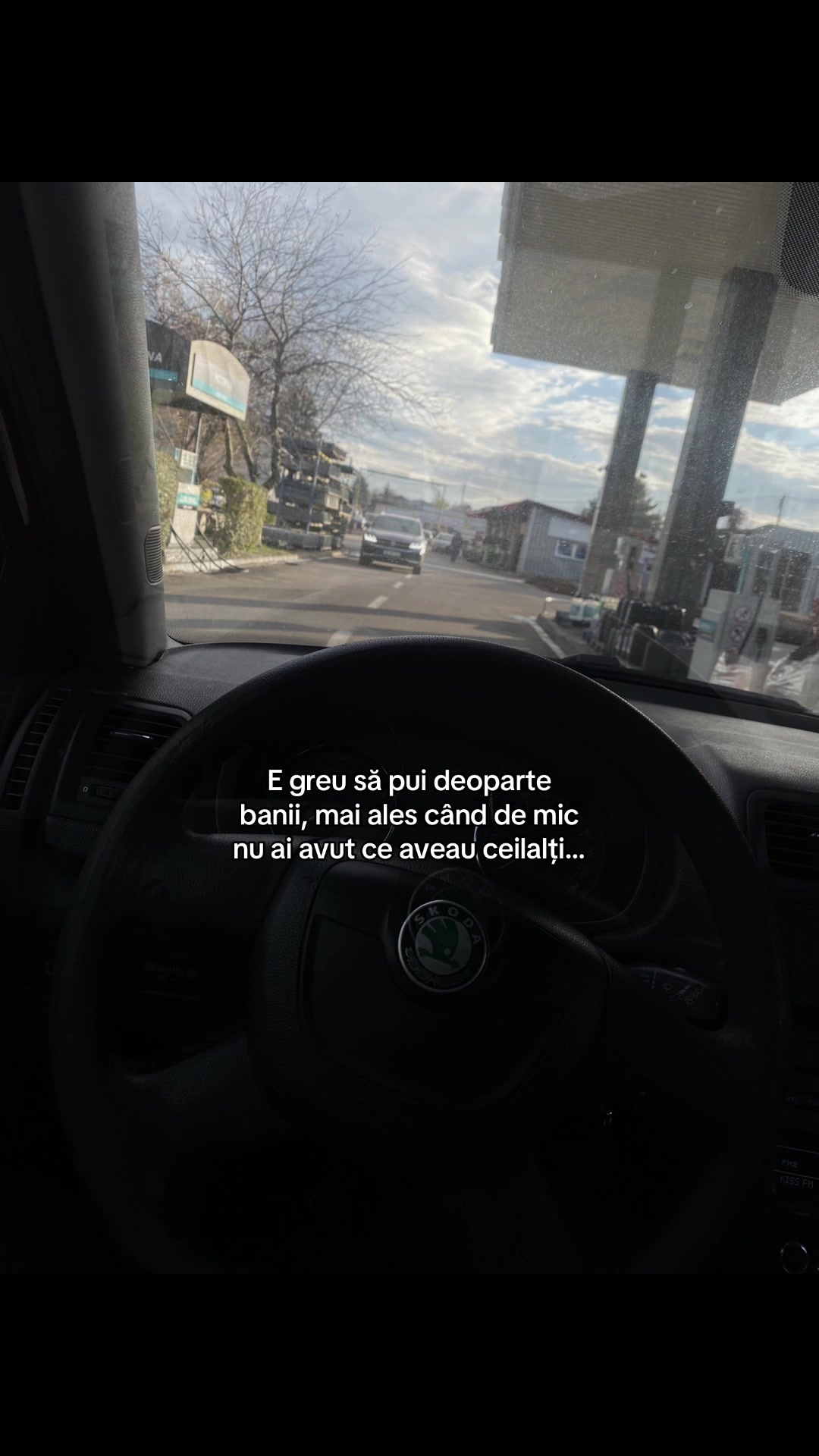 @•••