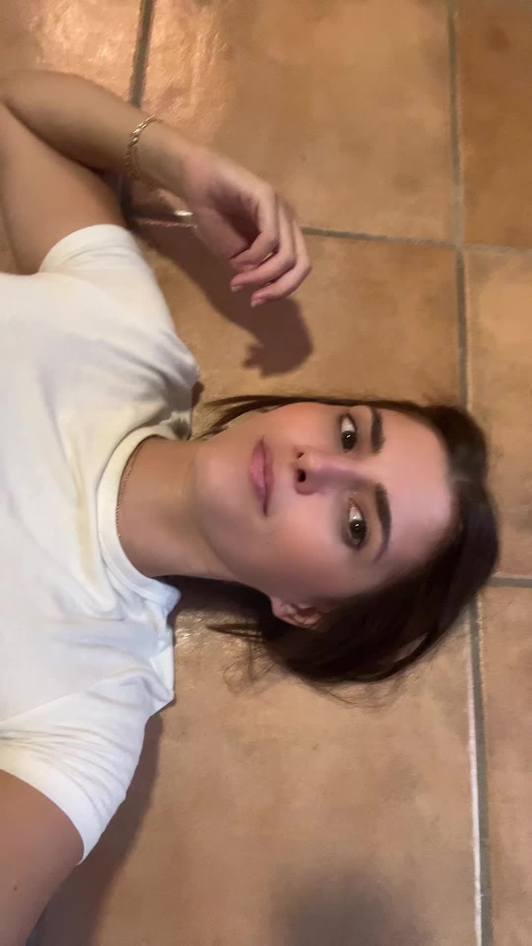 @𝓐𝓵𝓲𝓬𝓮🌸
